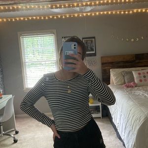 Vestique Striped Longsleeve Top